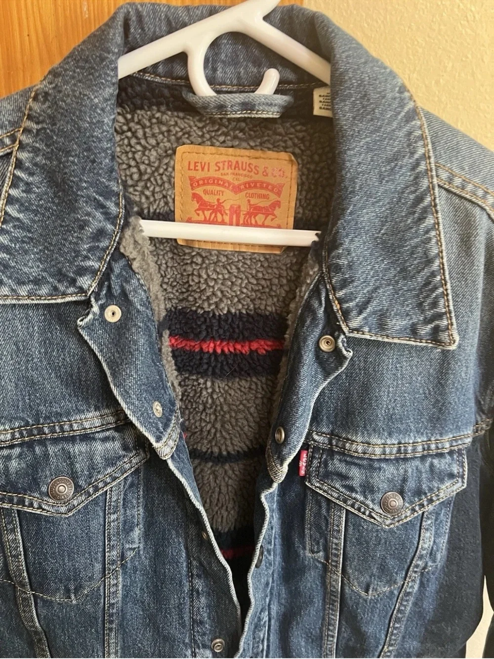 Levi’s 57696-0000 Sherpa Trucker Jacket Men’s L Gray Stripe Blanket Lined EUC